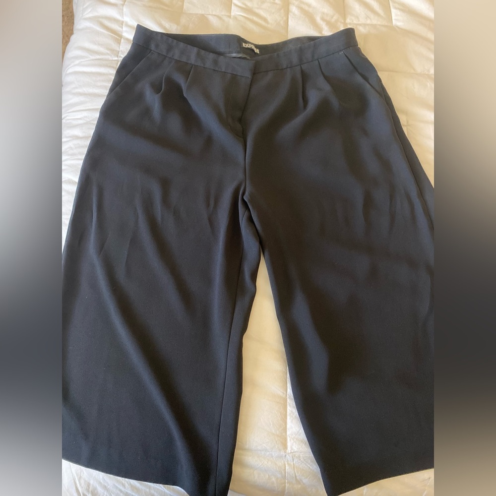 EXPRESS FLOWY CAPRIS